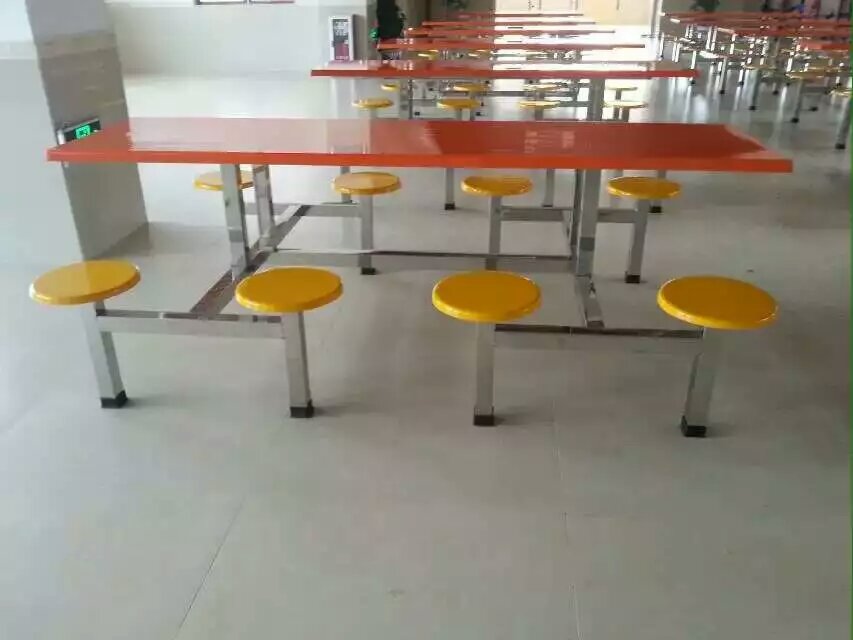 8人圓（yuán）凳餐桌 